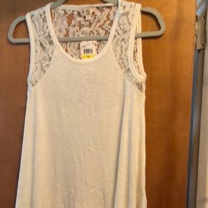 NWT women’s laced Tank Top